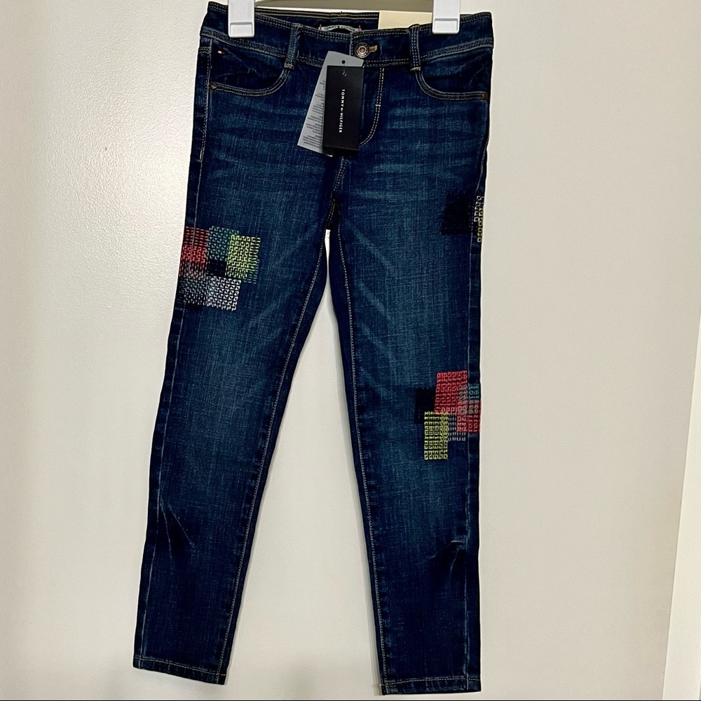 Girls Tommy Hilfiger skinny jeans of size 7 with colored blocks embroidery
